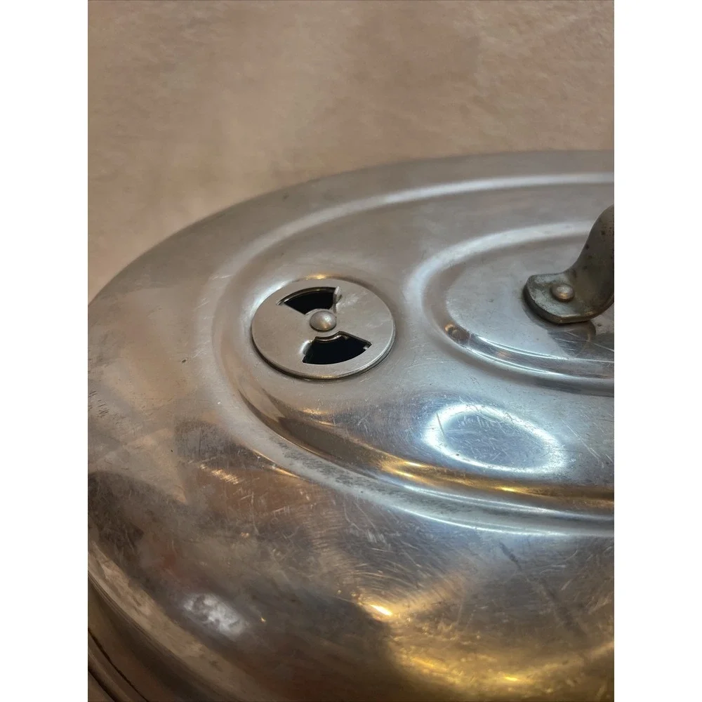Vintage Oval Aluminum Roasting Pan with Domed Vented Lid Silver 18.5‎ Inch